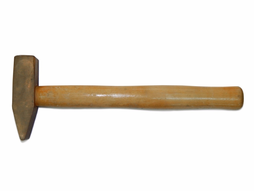 Молотки с квадратным бойком и деревянной ручкой слесарные искробезопасные